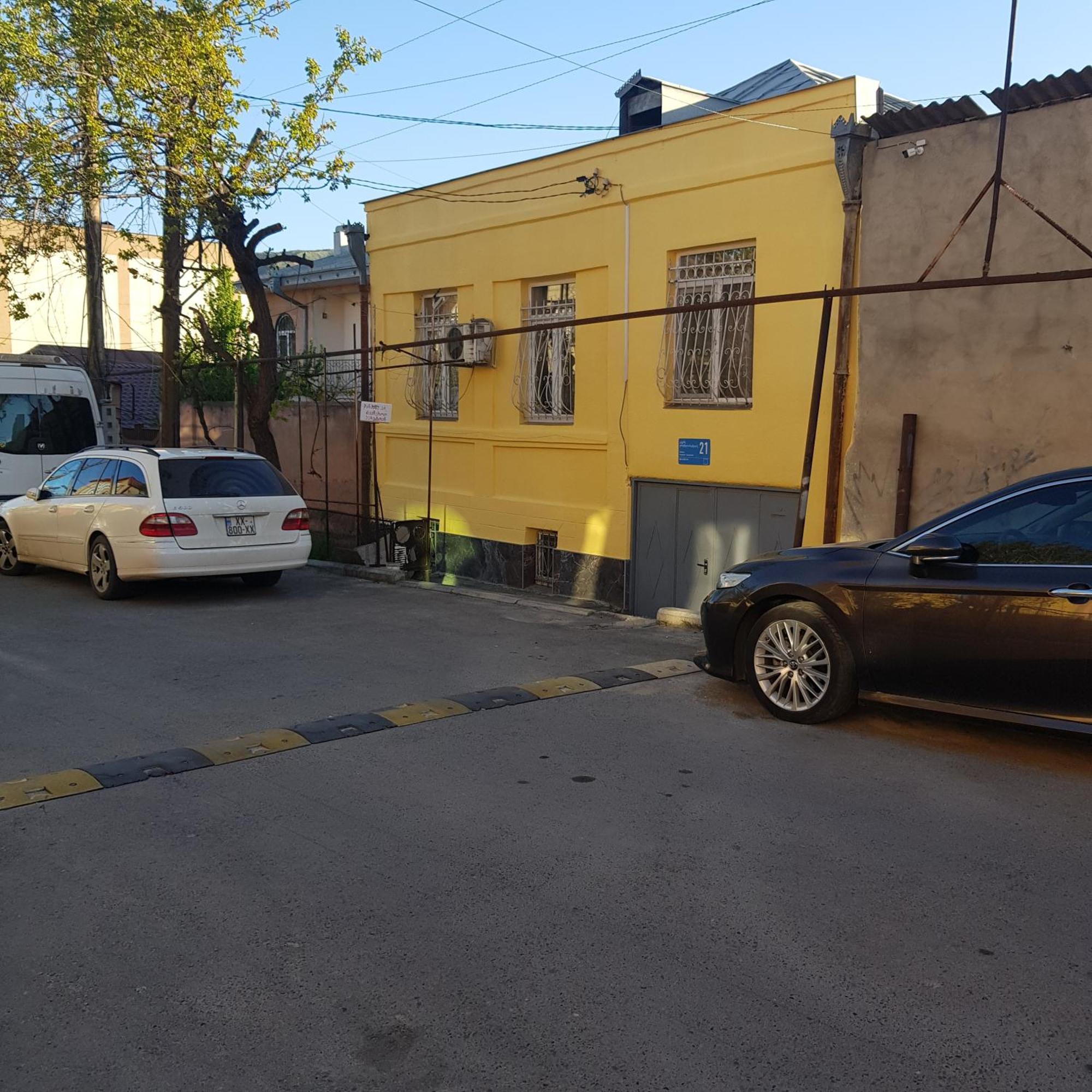 Домик У Реки Куры 第比利斯 外观 照片